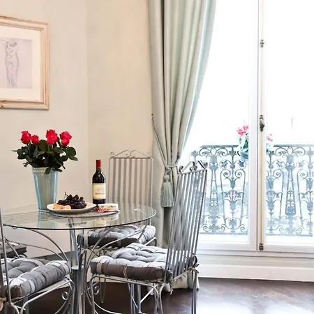 La Charme Du Marais Apartment