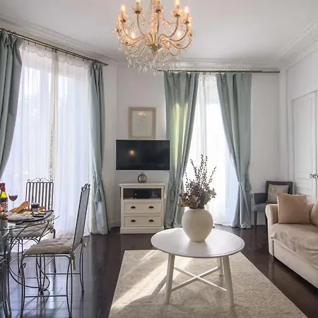 La Charme Du Marais Apartment *