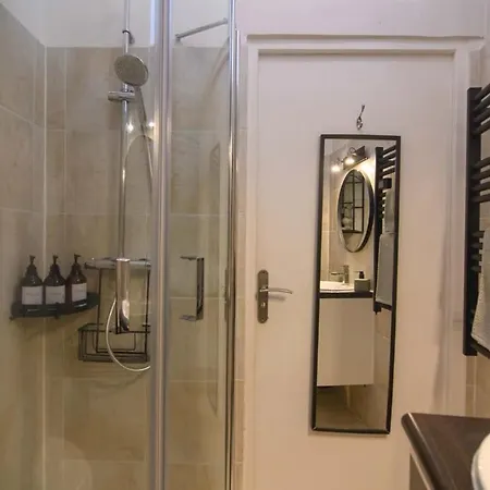 La Charme Du Marais Apartment *